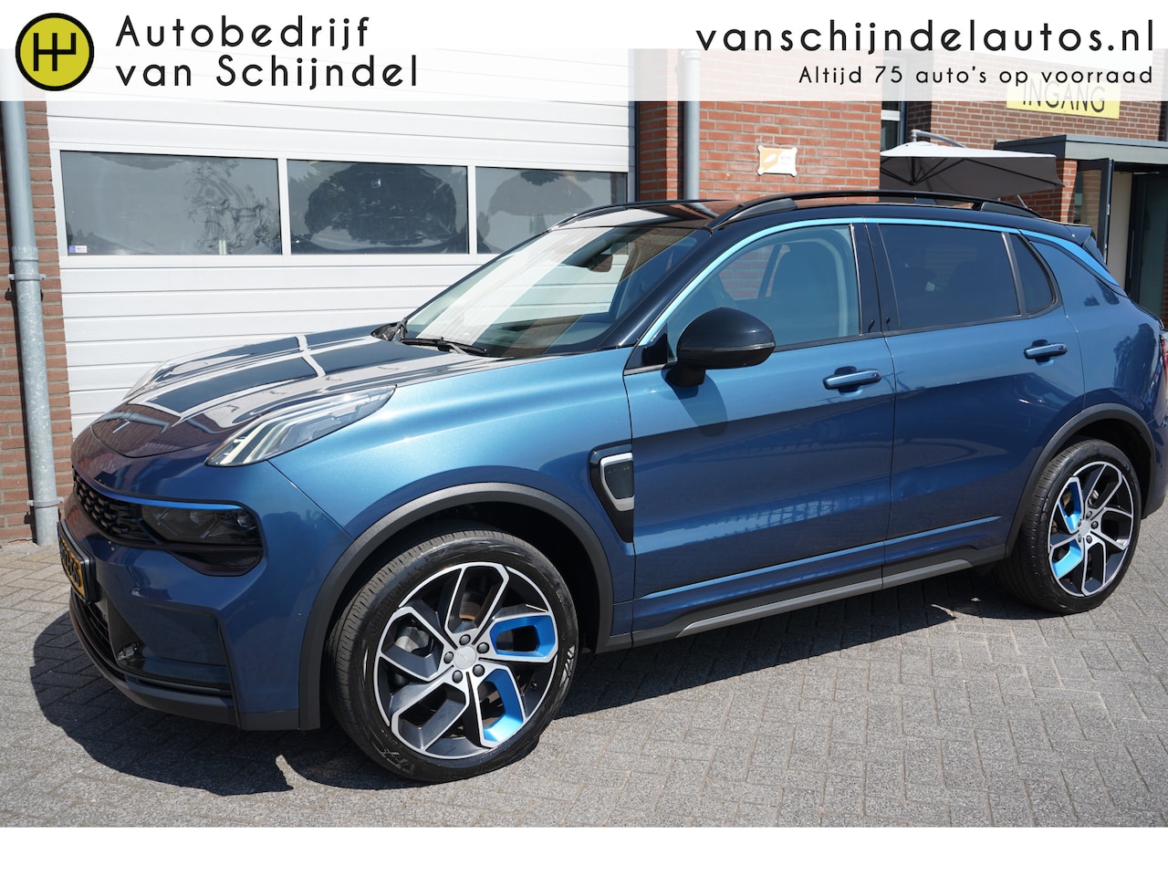 Lynk & Co 01 - 1.5 261PK! ORIGINEEL NL 360CAMERA 6,6KWH LADEN TREKHAAK PANORAMADAK FULL LED 20INCH ADAPTI - AutoWereld.nl