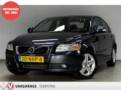 Volvo S40 - 2.0 Sport/ 17''LMV/ Airco/ Cruise/ Radio-CD/ Elek.Pakket/ Multi.Stuur/ PDC Achter/ Metalli