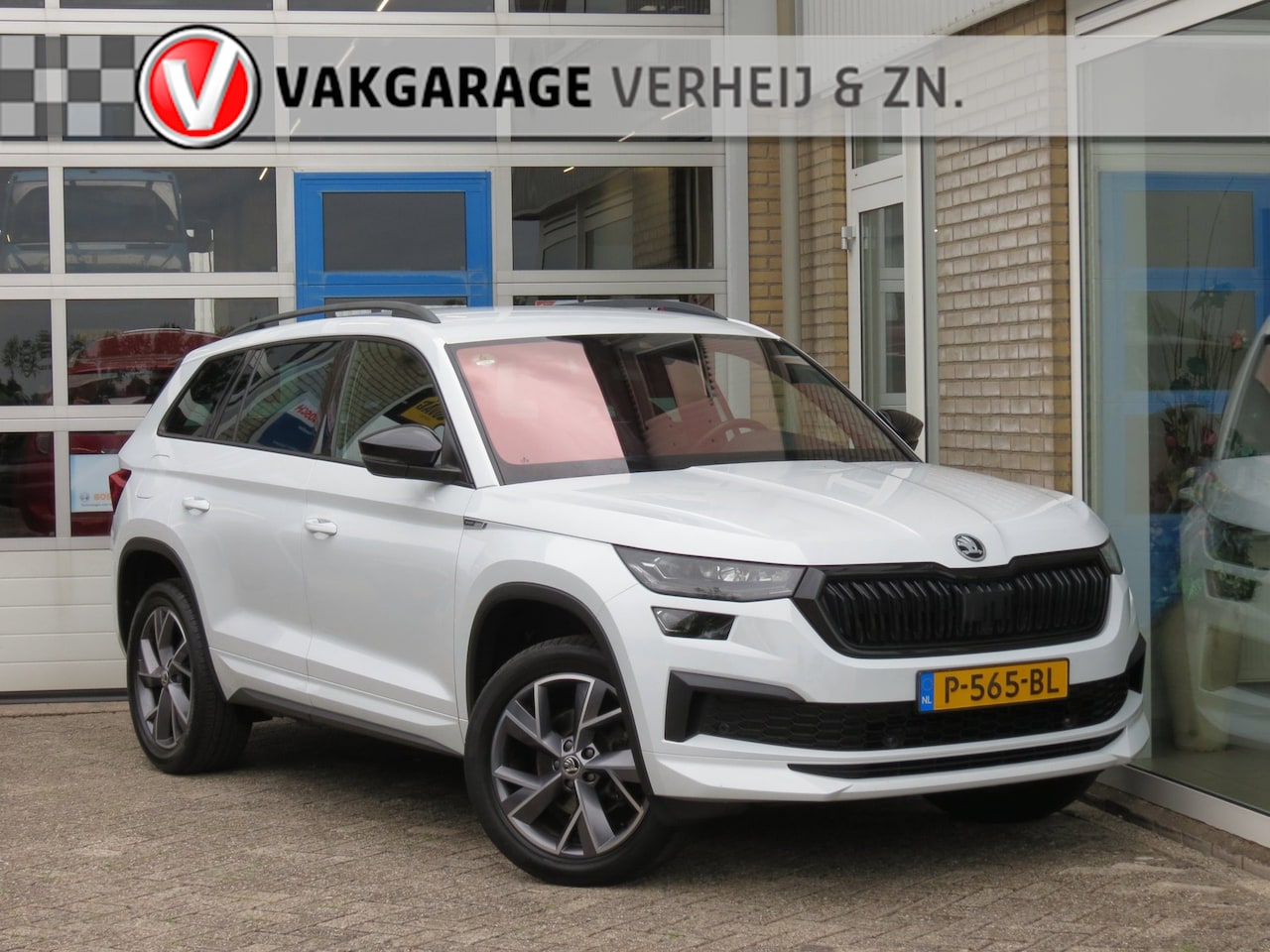 Skoda Kodiaq - 1.5 TSI DSG Sportline Business Camera|Trekhaak|Schaalstoelen|Winter Pakket|Ad. Cruise|CarP - AutoWereld.nl
