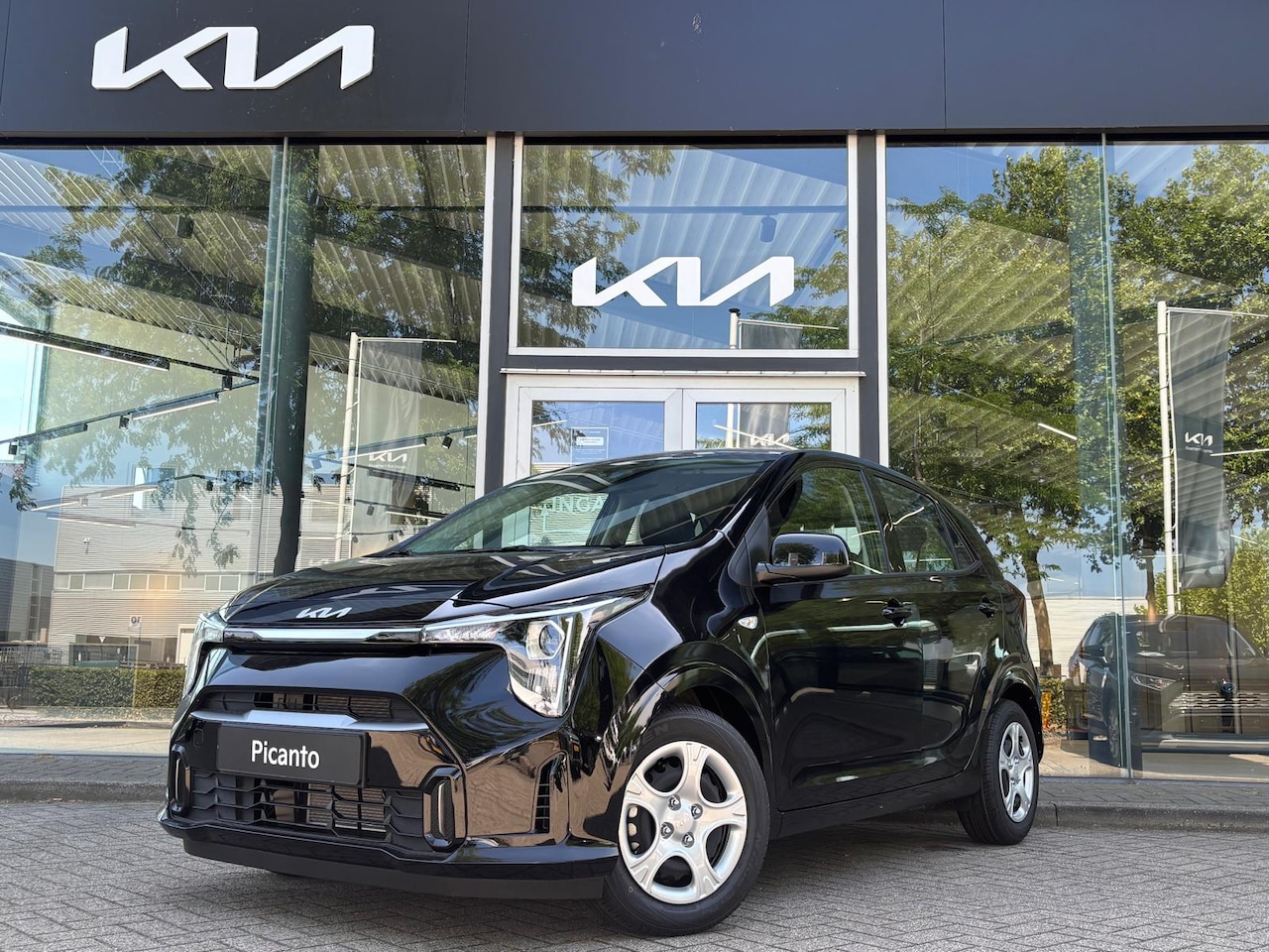 Kia Picanto - 1.0 GDi DynamicLine - VOORRAAD, SNEL LEVERBAAR - | Airco | Camera | Navigatie | Bluetooth - AutoWereld.nl