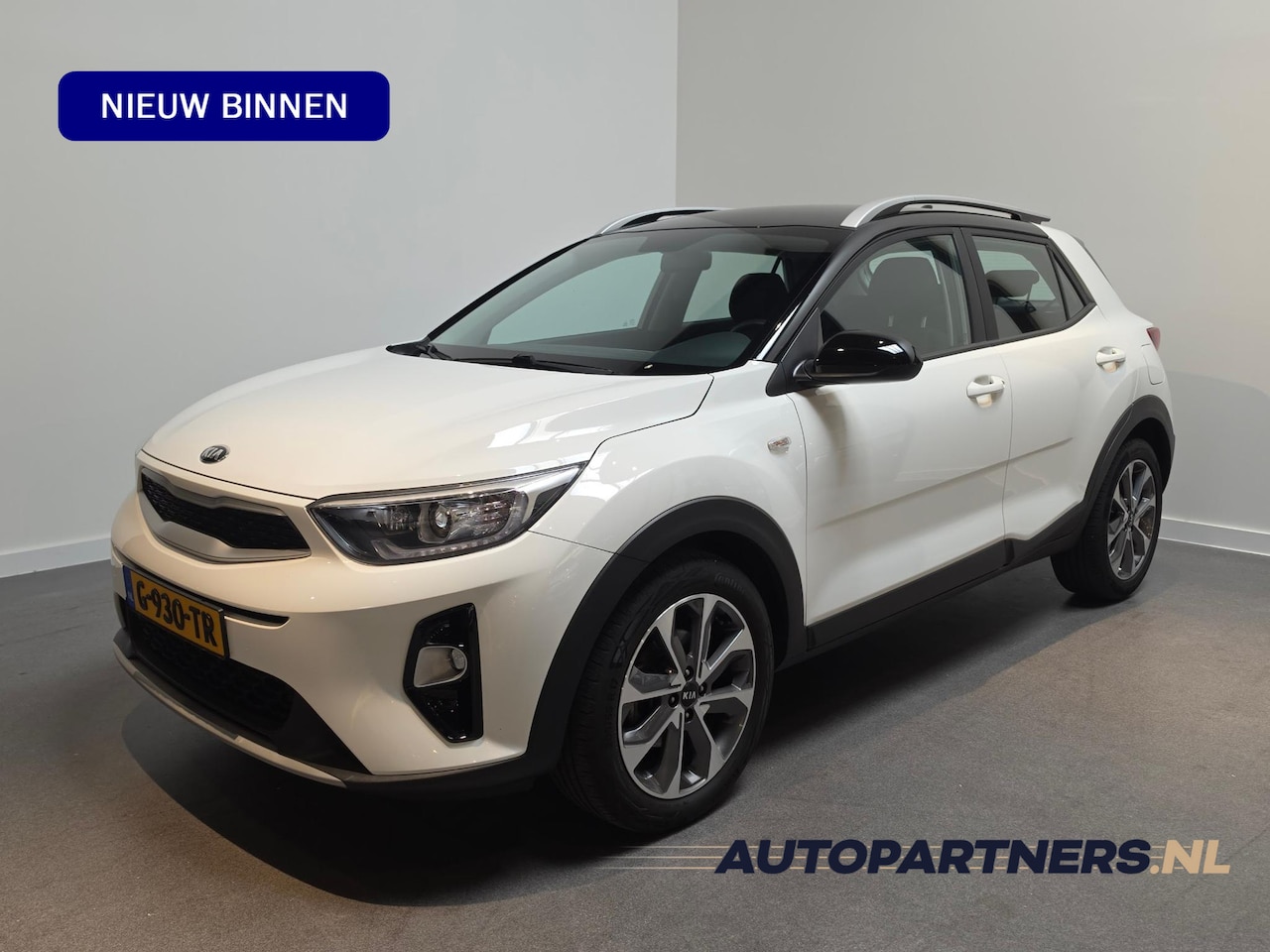 Kia Stonic - 1.0 T-GDi DynamicLine Two-tone - Apple Carplay/Android auto - Achteruitrijcamera - Cruise - AutoWereld.nl