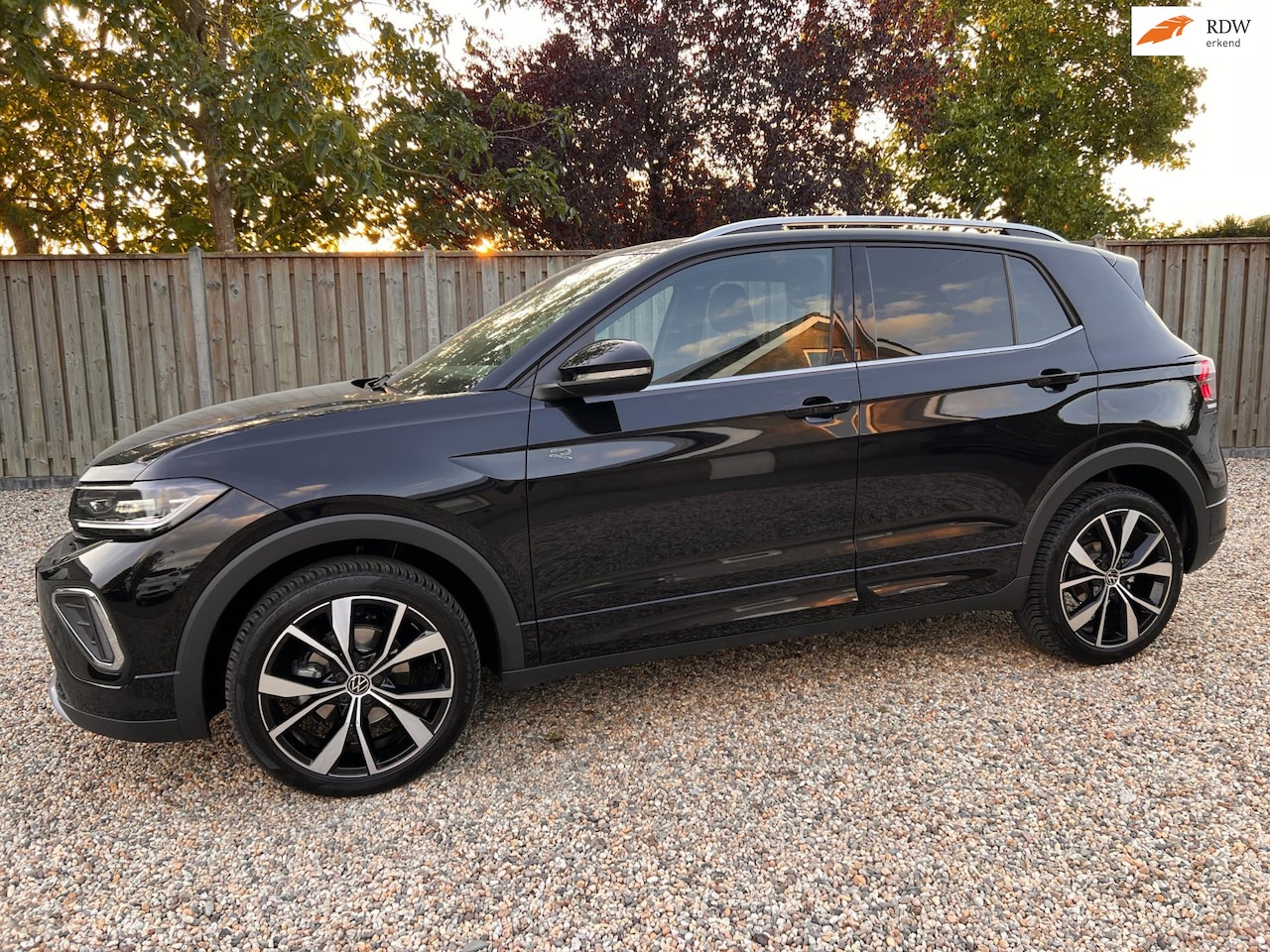 Volkswagen T-Cross - 1.5 TSI R-Line Edition Navigatie & Camera & Winterpakket - AutoWereld.nl