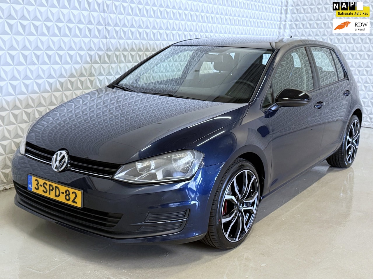 Volkswagen Golf - 1.2 TSI Trendline Airco Navigatie PDC 18"LMV (2013) - AutoWereld.nl