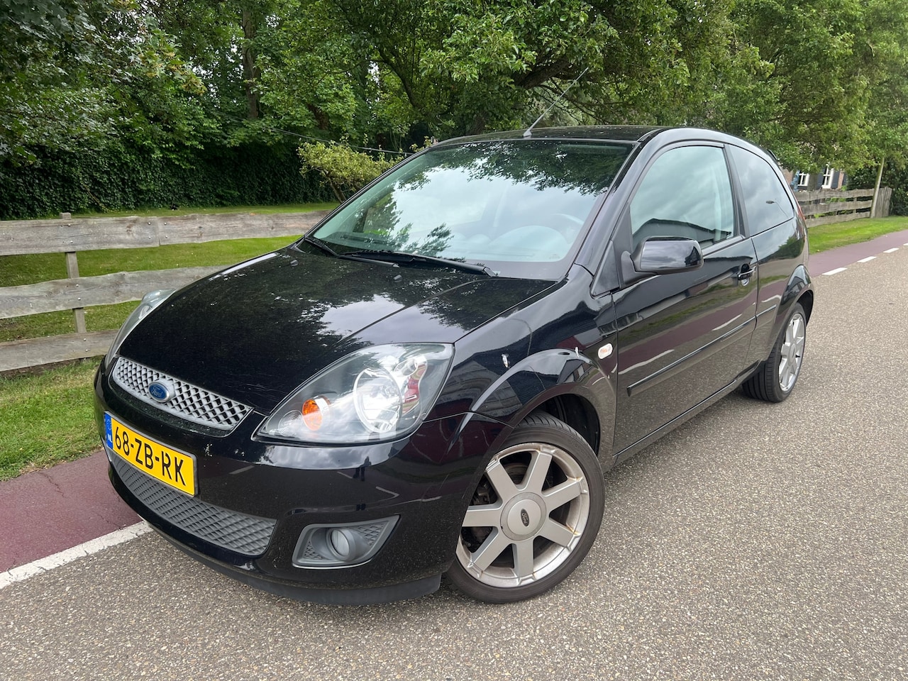 Ford Fiesta - 1.3-8V Futura APK tm Juli 2027 - AutoWereld.nl