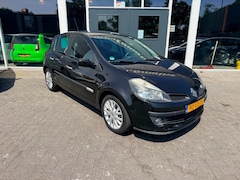 Renault Clio - 1.6-16V Rip Curl