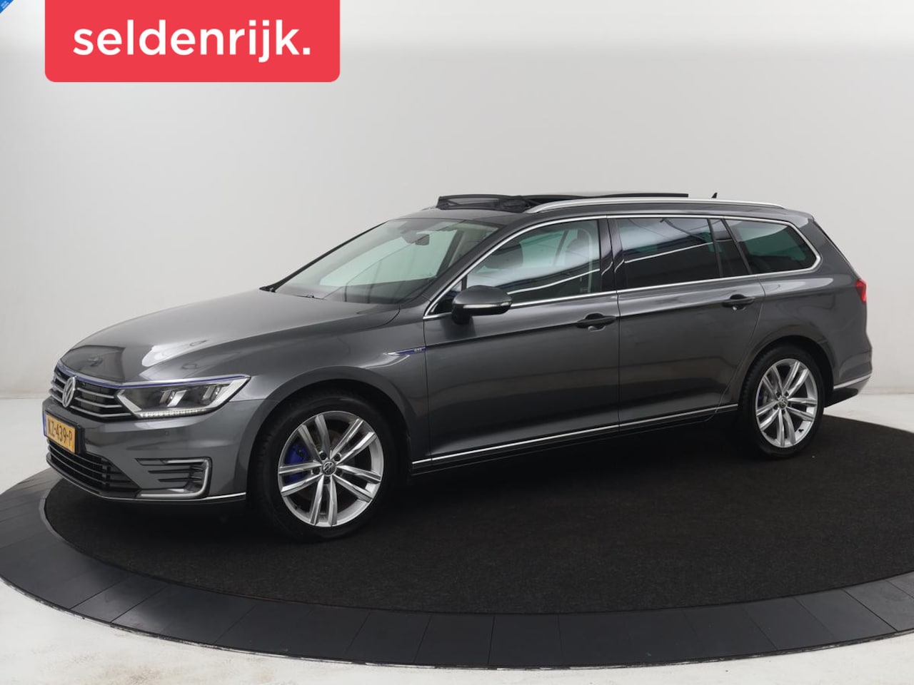 Volkswagen Passat Variant - 1.4 TSI GTE | Panoramadak | Stoelverwarming | Trekhaak | Adaptive cruise | Camera | Carpla - AutoWereld.nl