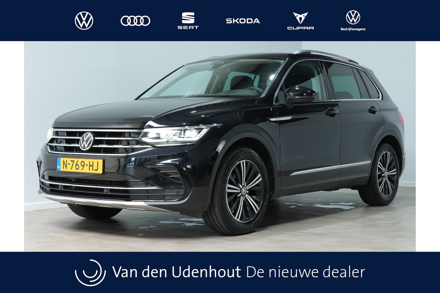 Volkswagen Tiguan - 1.5 150pk DSG TSI Elegance Trekhaak wegklapbaar Navigatie AchteruitriJCAMERA 226 - AutoWereld.nl