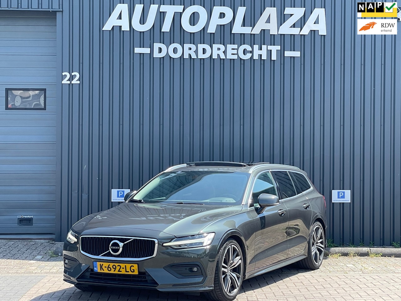 Volvo V60 - 2.0 B3 Inscription |Pano | ACC | Trekhaak | - AutoWereld.nl