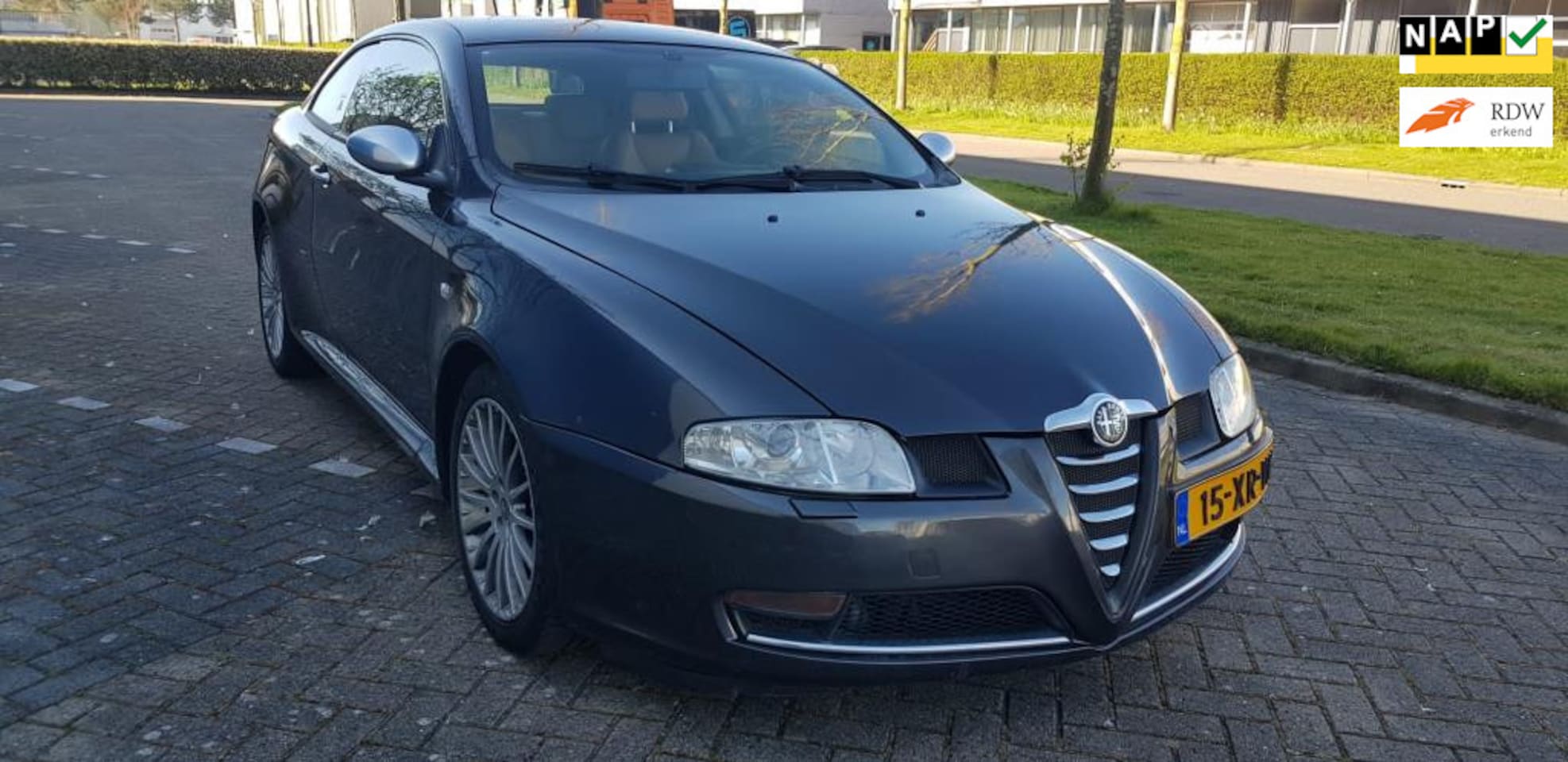 Alfa Romeo GT - 2.0 JTS Distinctive Automaat, Apk, Airco. Nap, Luxe uitvoering. - AutoWereld.nl