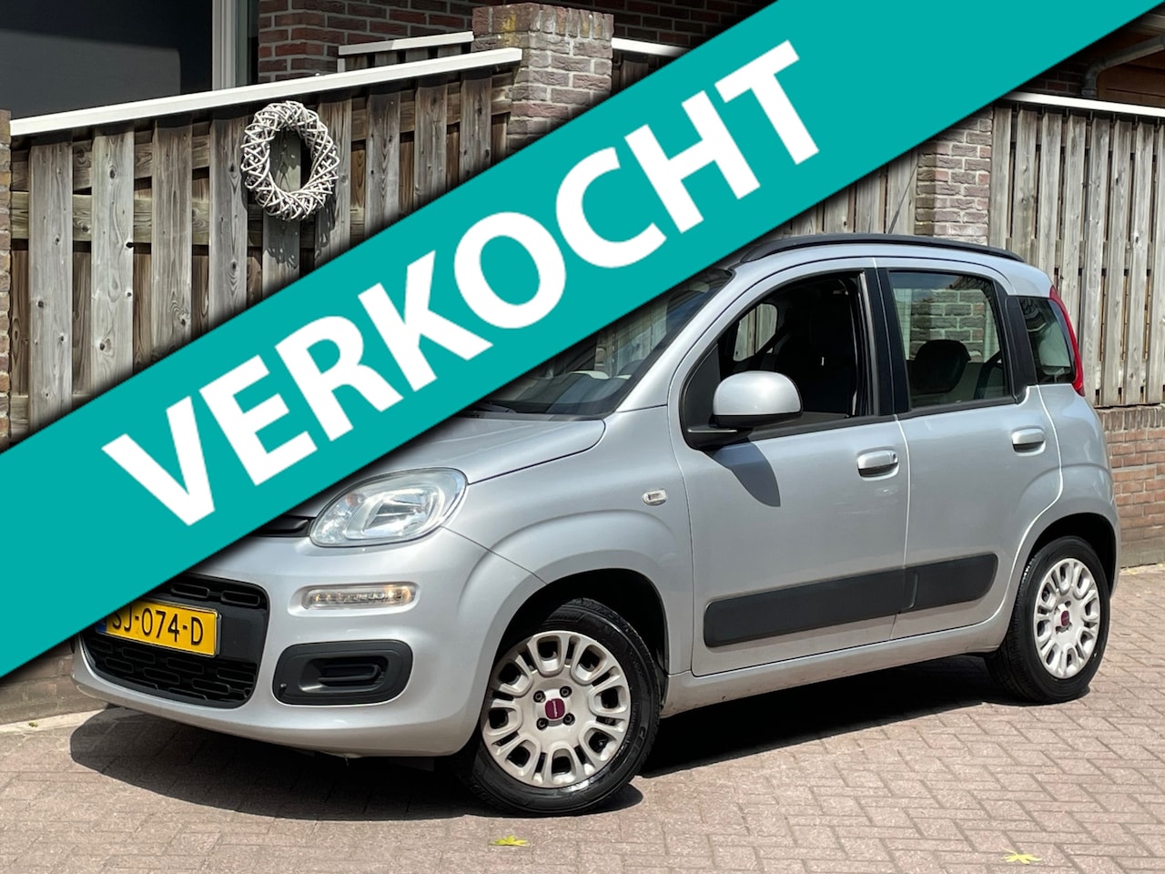 Fiat Panda - 1.2 Lounge AIRCO, Trekhaak, APK 03-2027! 5-persoons - AutoWereld.nl
