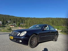 Mercedes-Benz E-klasse - 200 K. Classic. Zeer goed onderhouden, rekeningen netjes aanwezig