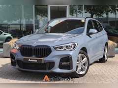 BMW X1 - (f48) sDrive18i M-Sport | Stormbay | LED | Navigatie | Cruise | Climate | Sfeerverlichting