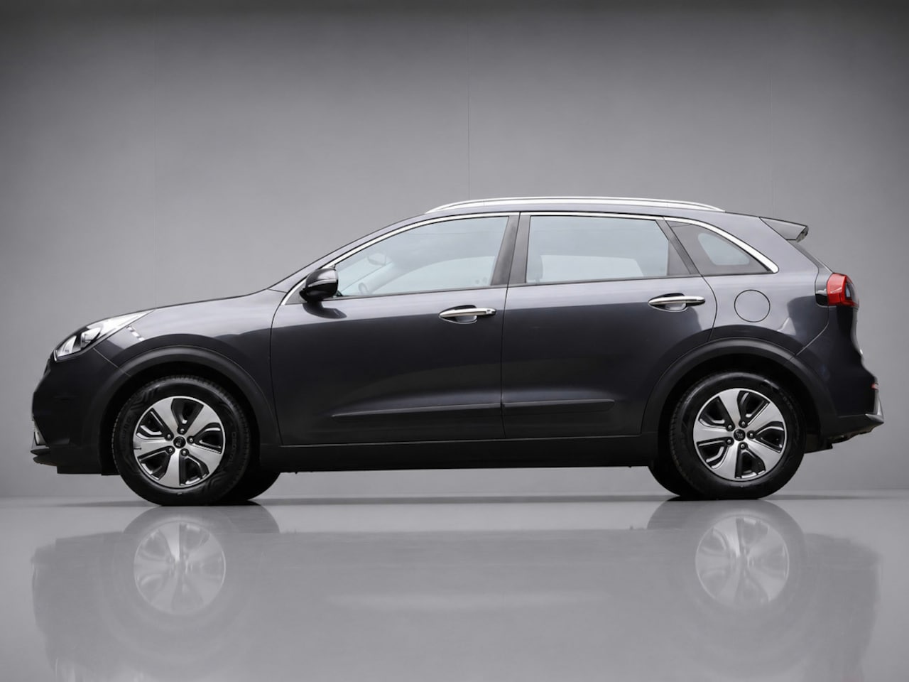 Kia Niro - 1.6 GDi Hybrid DynamicLine Sport (APPLE CARPLAY,NAVI,CAMERA,CLIMATE,CRUISE,LED,SPORTSTOELE - AutoWereld.nl
