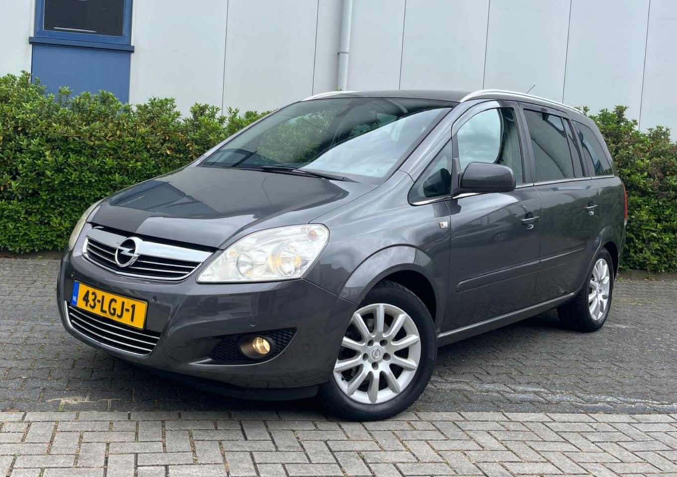 Opel Zafira - 1.8 103KW Cosmo 7 Persoons Airco/Trekhaak - AutoWereld.nl