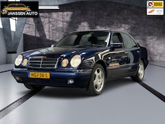 Mercedes-Benz E-klasse - 240 Elegance | Xenon | Airco | Schuifdak | PDC | Cruise | 59.000KM | Nieuwstaat