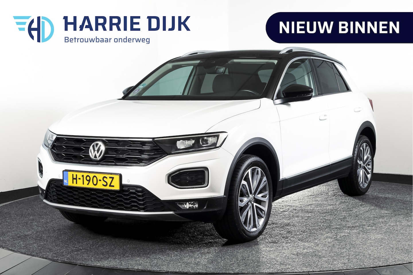 Volkswagen T-Roc - 1.5 TSI Style Business 150 PK | Adapt.Cruise | PDC | Camera | NAV+App.Connect | Auto.Airco - AutoWereld.nl