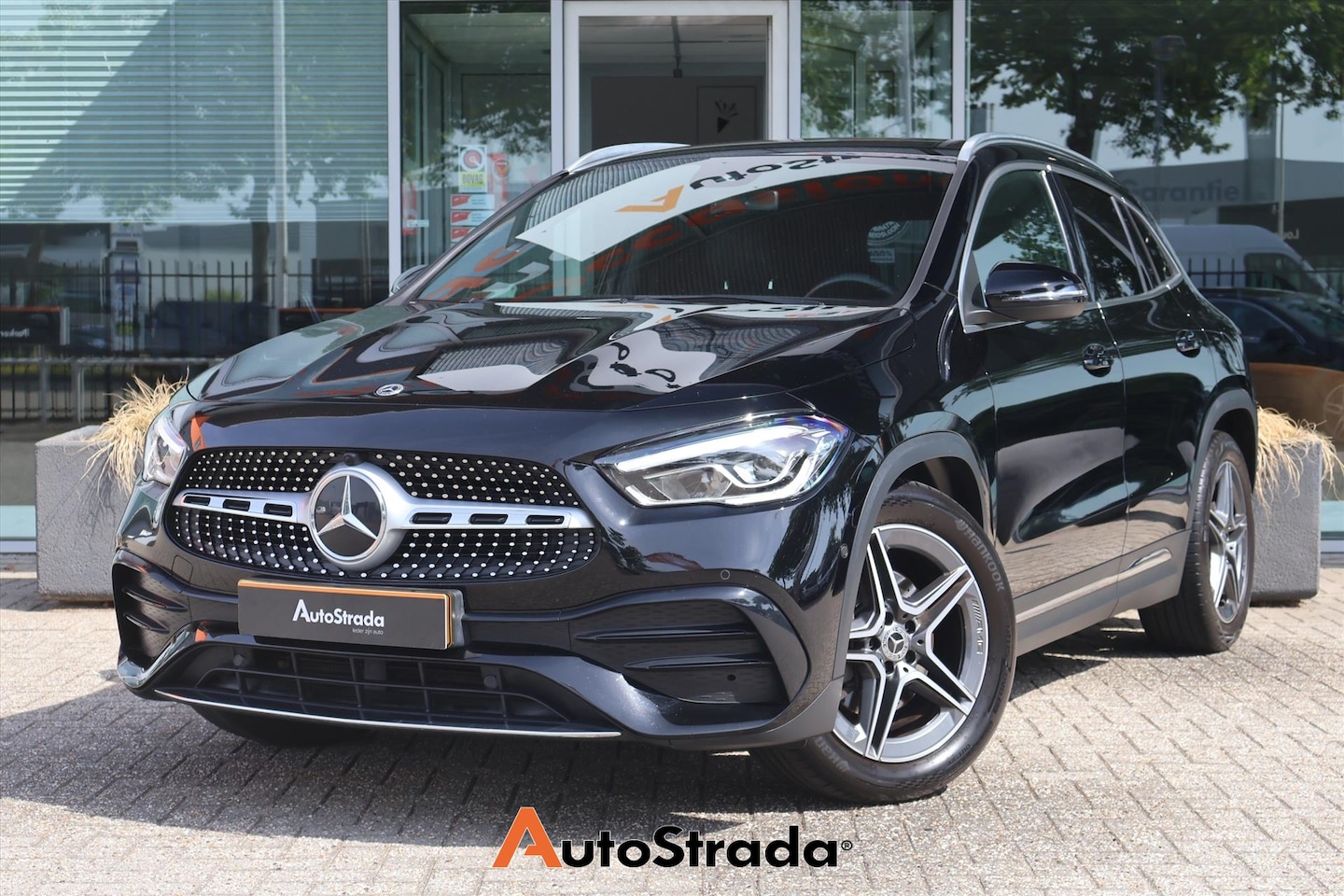 Mercedes-Benz GLA-Klasse - 200 AMG-Line 163pk | Trekhaak | Cruise | Climate | Virtual | Navigatie | Camera | LED | St - AutoWereld.nl