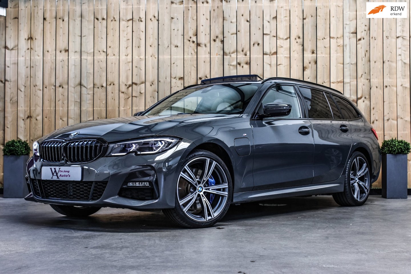 BMW 3-serie Touring - 330e M-Sport *Pano*H/K*360 Camera*Elek. Stoelen*Head-Up* - AutoWereld.nl