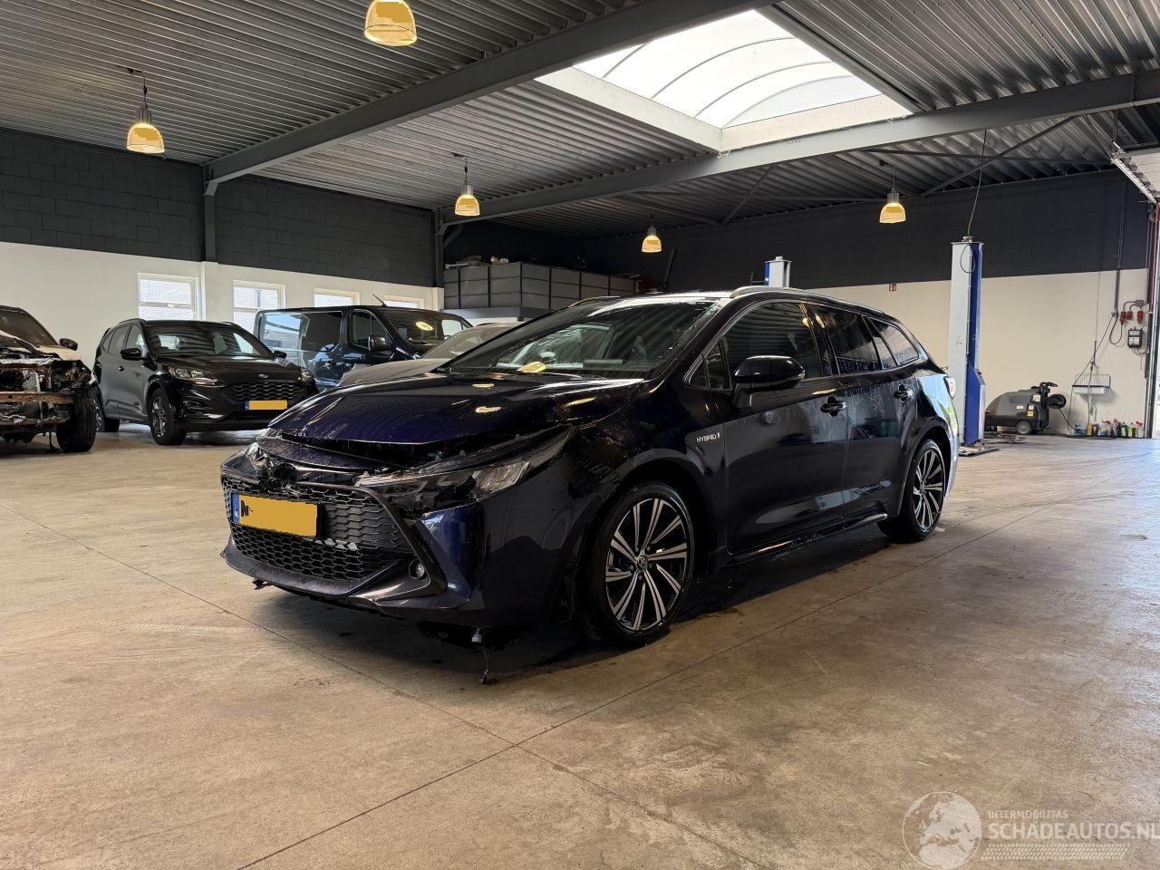 Toyota Corolla Touring Sports - 1.8 Hybrid - AutoWereld.nl