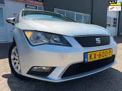 SEAT Leon ST - 1.0 EcoTSI Style Connect van 2 de Eig met parkeersensoren en navigatie en App connect en a