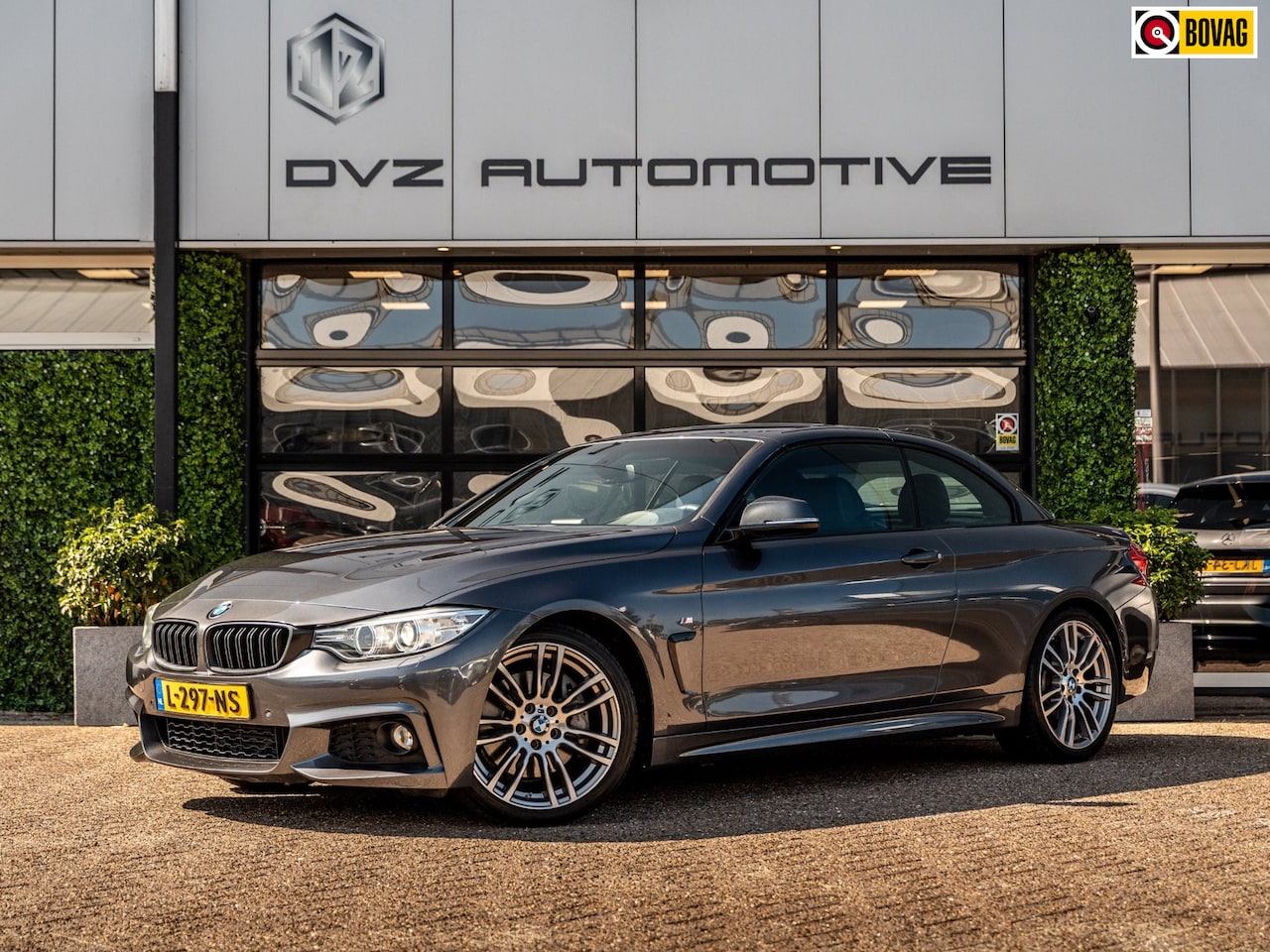 BMW 4-serie Cabrio - 435i Cabriolet 306PK M-Sport | 19" LMV | Leder | Memory | - AutoWereld.nl