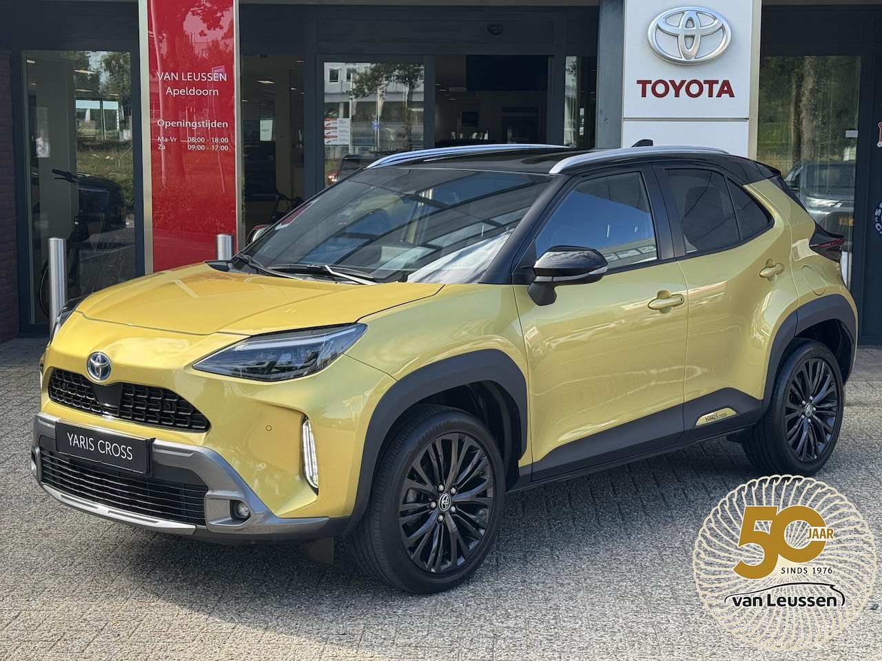 Toyota Yaris Cross - 1.5 Hybrid Adventure STOEL/STUURVERWARMING AD-CRUISE APPLE/ANDROID PARKSENOREN 360-CAMERA - AutoWereld.nl