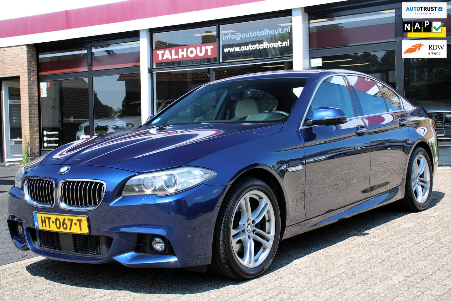 BMW 5-serie - 520i M Sport Edition High Executive - Camera, Trekhaak, HUD, Memory stoelen, Lane assist - AutoWereld.nl