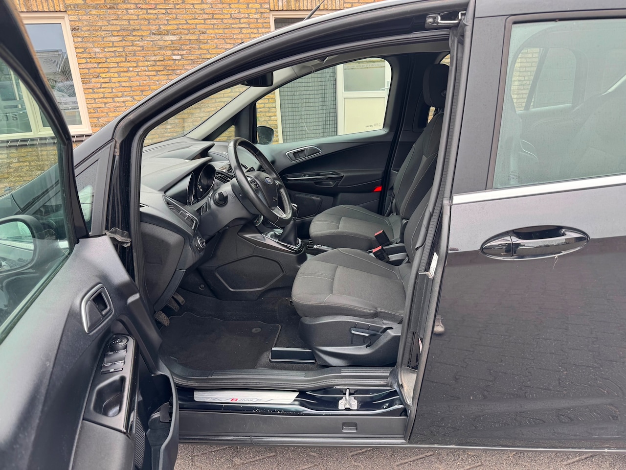 Ford B-Max - 1.0 Bj 2014 weinig kilometers Hoge zit - AutoWereld.nl