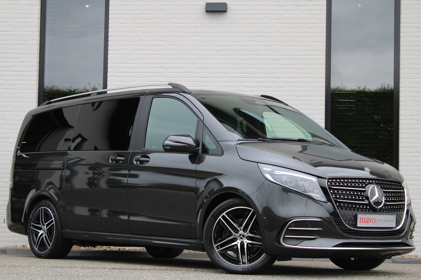 Mercedes-Benz V-klasse - 300d / Lang / AMG / DC / 2x Elec Schuifdeur / 360 Camera / Vol Opties / NIEUWSTAAT - AutoWereld.nl