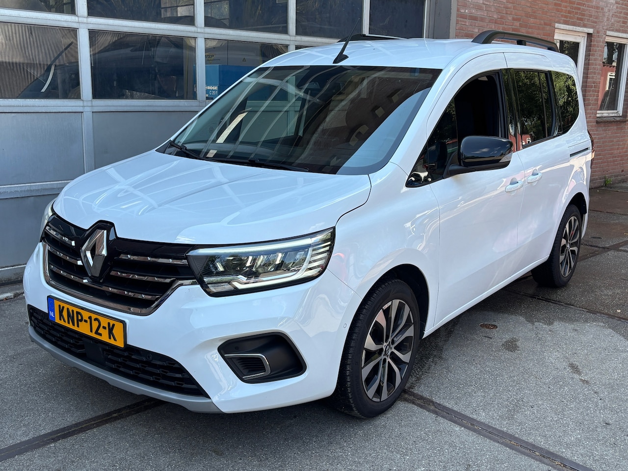 Renault Kangoo - 1.3 TCe 130PK Techno,FULL LED,CRUISE,CLIMA,CAMERA,NAVI,STOEL VERW,17 INCH LMV - AutoWereld.nl