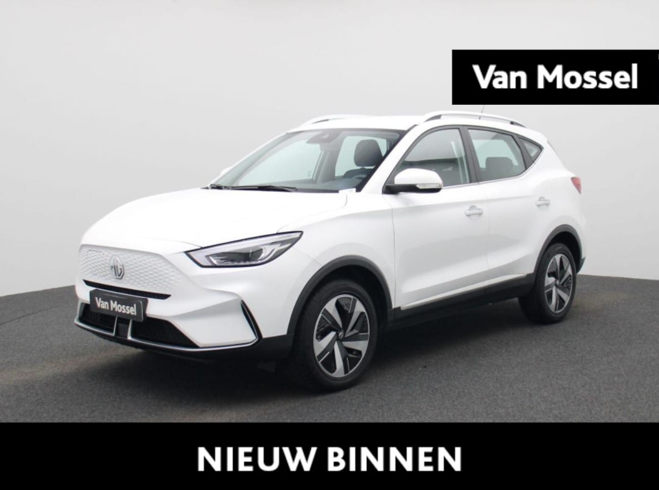MG ZS - Standard Range Luxury 50kWh Panoramadak | 360 Camera | Apple Carplay/Android Auto | 320km - AutoWereld.nl