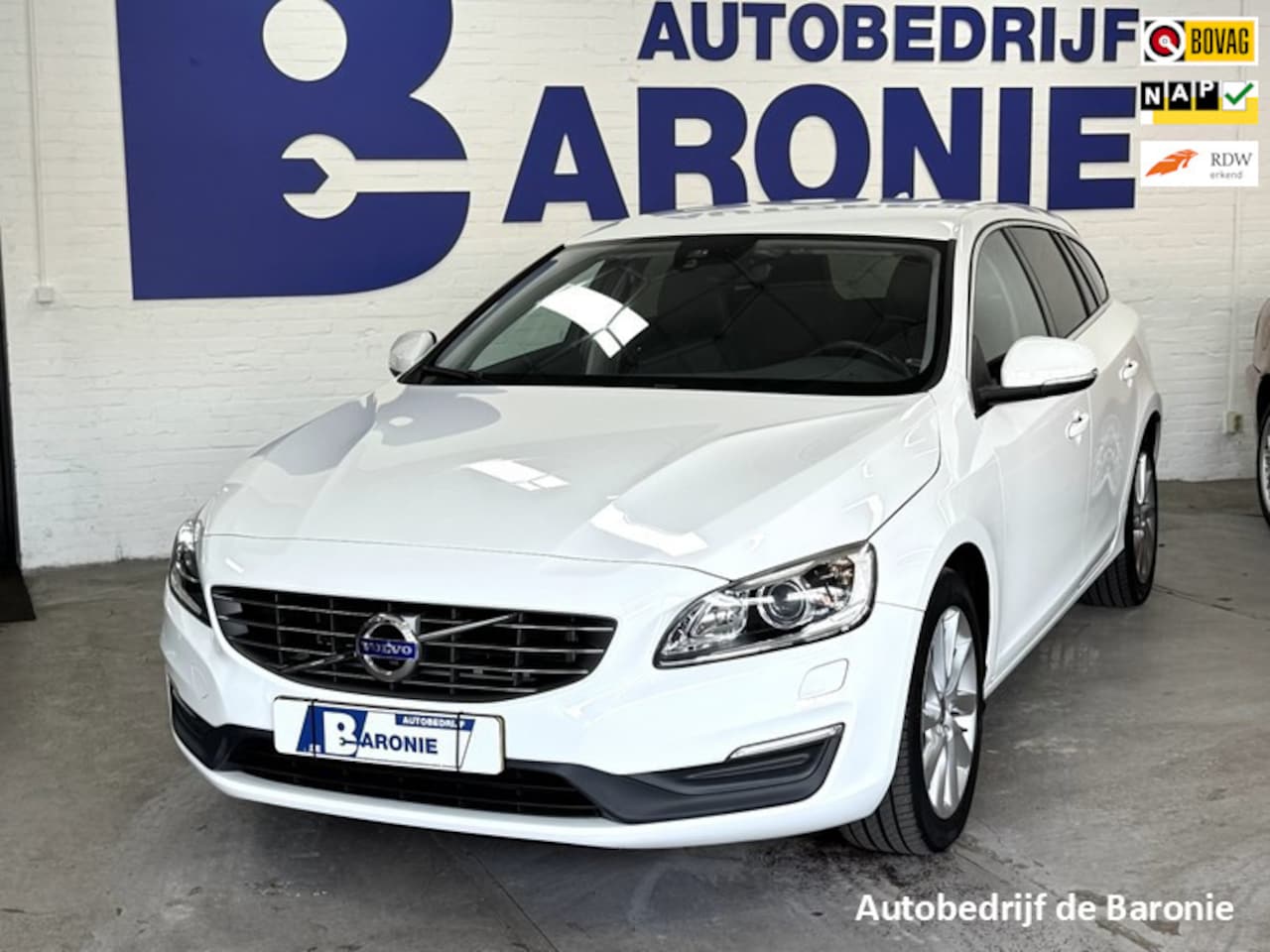 Volvo V60 - 1.5 T3 Polar+ dealer onderhouden - AutoWereld.nl
