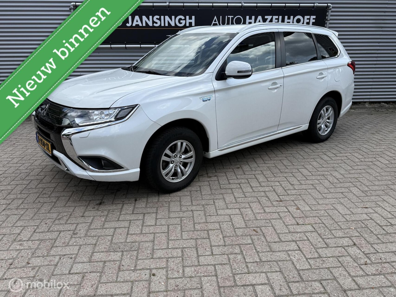 Mitsubishi Outlander - 2.4 PHEV Pure | Camera | Afn. Trekhaak | 1500kg Trekgewicht! | Clima | Stoelverwarming | - AutoWereld.nl