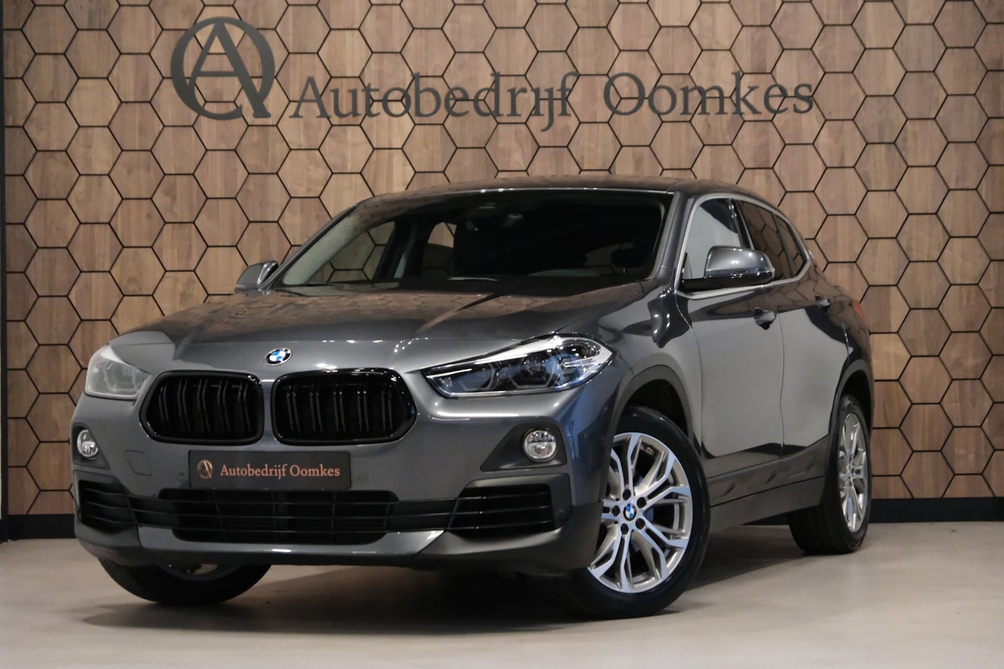 BMW X2 - SDrive18i High Executive **87.574km** Sportleder|Navigatie|Stoelverw|Sfeerverlichting - AutoWereld.nl