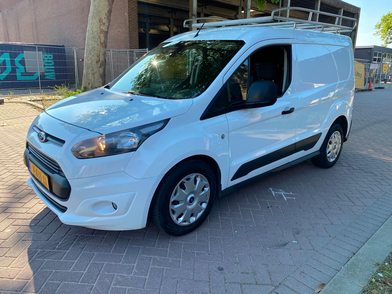 Ford Transit Connect - 1.6 TDCI L1 Trend / Airco / 3Zits / 2015 / Euro5 / PDC / APK 8-12-2026 / Imperiaal / - AutoWereld.nl