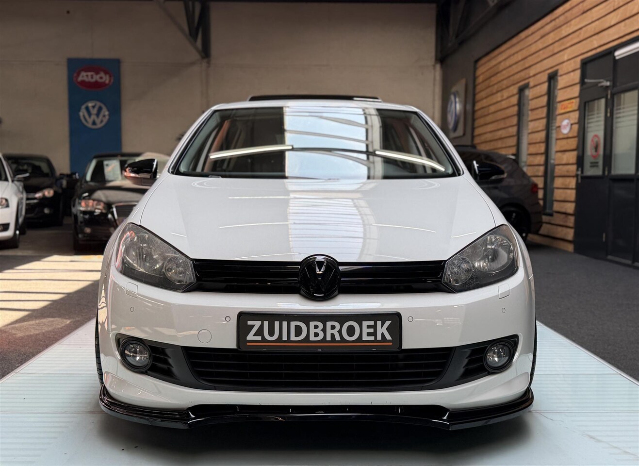 Volkswagen Golf - 1.4 TSI R-Line | 97DKM | Dak | Maxton - AutoWereld.nl