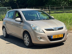 Hyundai i20 - 1.2i i-Motion /Airco/5-Deurs/