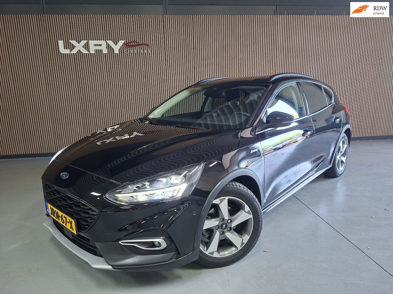 Ford Focus - 1.0 EcoBoost Titanium X Business | Clima| winter pakket | Camera | Navi | - AutoWereld.nl