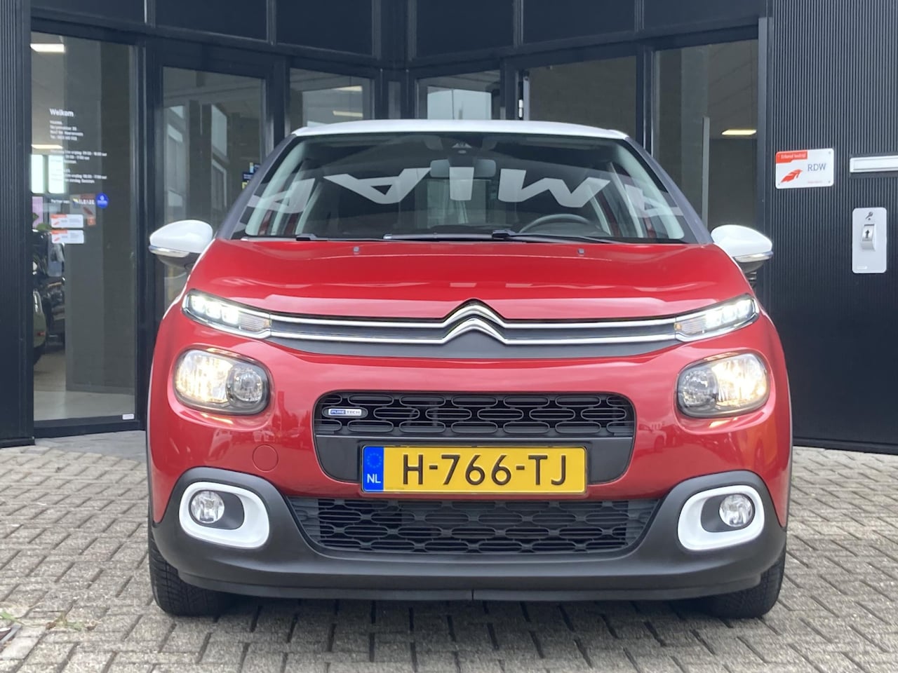 Citroën C3 - 1.2 PureTech Feel 82 pk | Climate control | Cruise Control | Camera | Parkeersensoren | Na - AutoWereld.nl