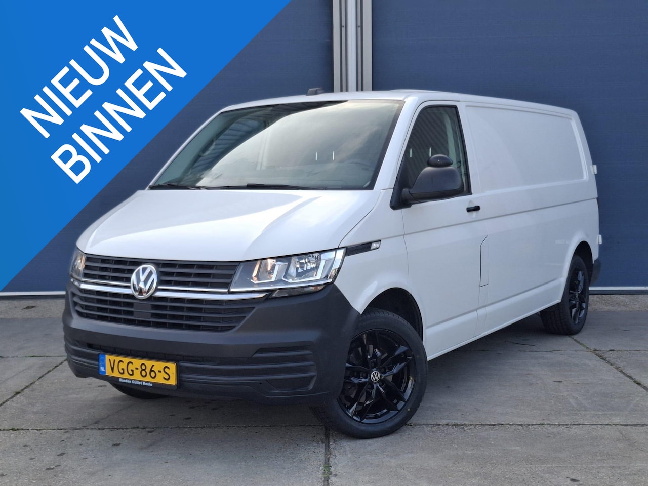 Volkswagen Transporter - 2.0 TDI L2H1 30 Comfortline CARPLAY / L2H1 / CRUISE CONTROLE / AIRCO / EURO 6 - AutoWereld.nl