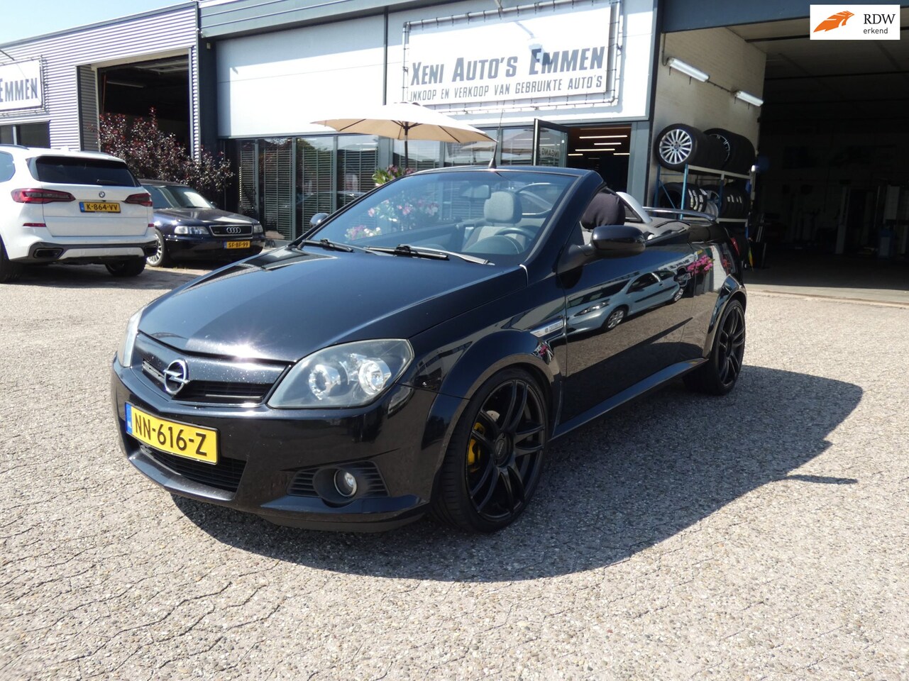 Opel Tigra TwinTop - 1.8-16V Enjoy|Cabrio|18'' Lm-Velgen|Zwart! - AutoWereld.nl