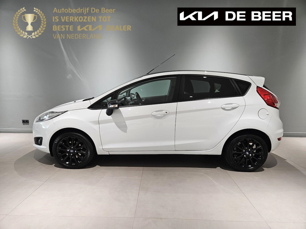 Ford Fiesta - 1.0 5Drs S/S White Edition LMV / Airco / Zwart dak - AutoWereld.nl