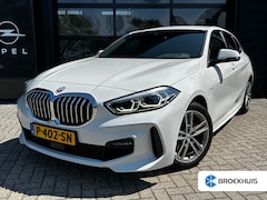 BMW 1-serie - 118i High Executive M-sport | M-AERODYNAMICA| SFEERVERLICHTING| NAVIGATIE + APPLE CARPLAY/