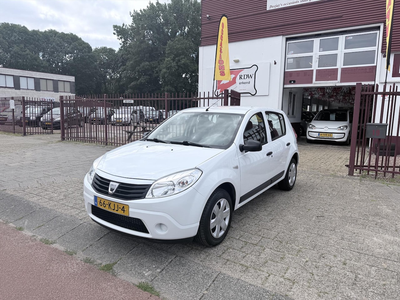 Dacia Sandero - 1.2 16V 75pk Ambiance Airco - AutoWereld.nl