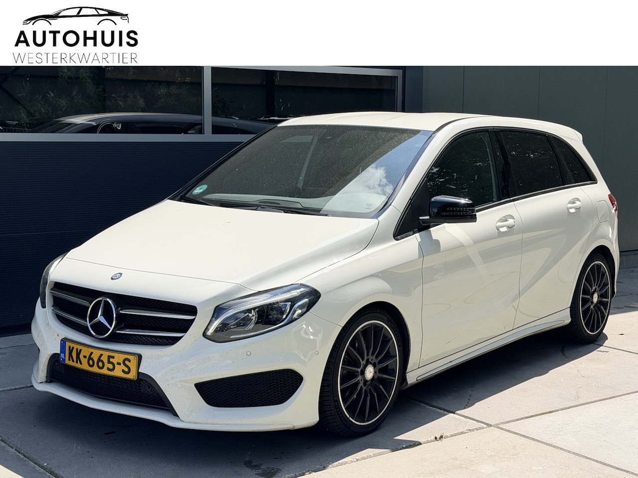 Mercedes-Benz B-klasse - 180 AMG Night Edition Plus Automaat Apple Carplay Navigatie Sportstoelen Camera LED - AutoWereld.nl