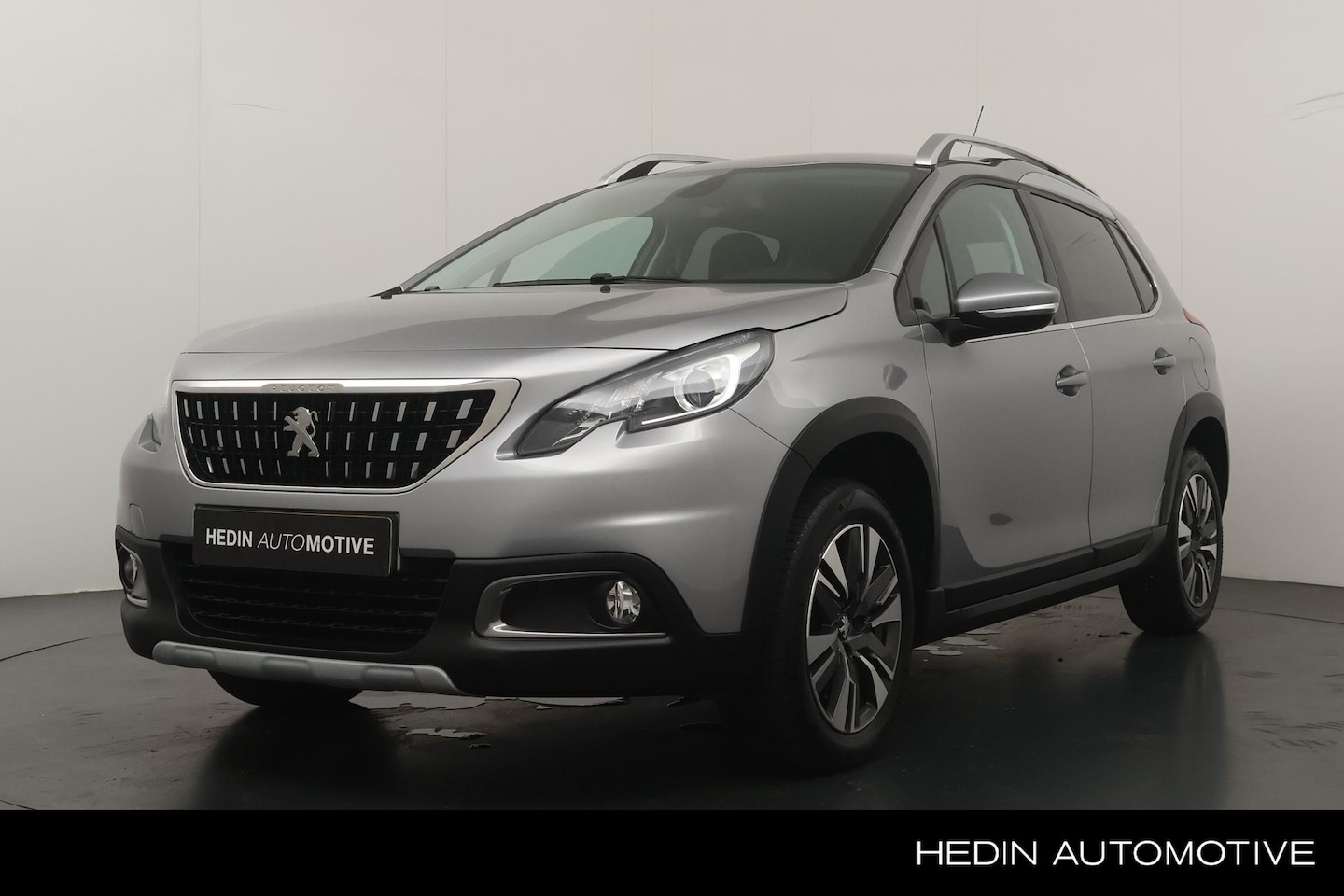 Peugeot 2008 - 1.2 110pk Allure Automaat | Trekhaak | All Season Banden | Parkeer Camera | Navigatie | Cr - AutoWereld.nl