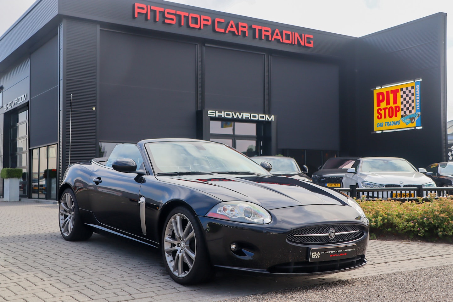 Jaguar XK - 4.2 V8 Convertible 4.2 V8 Convertible, 298 PK, *1A New condition*, Gedocumenteerd! - AutoWereld.nl