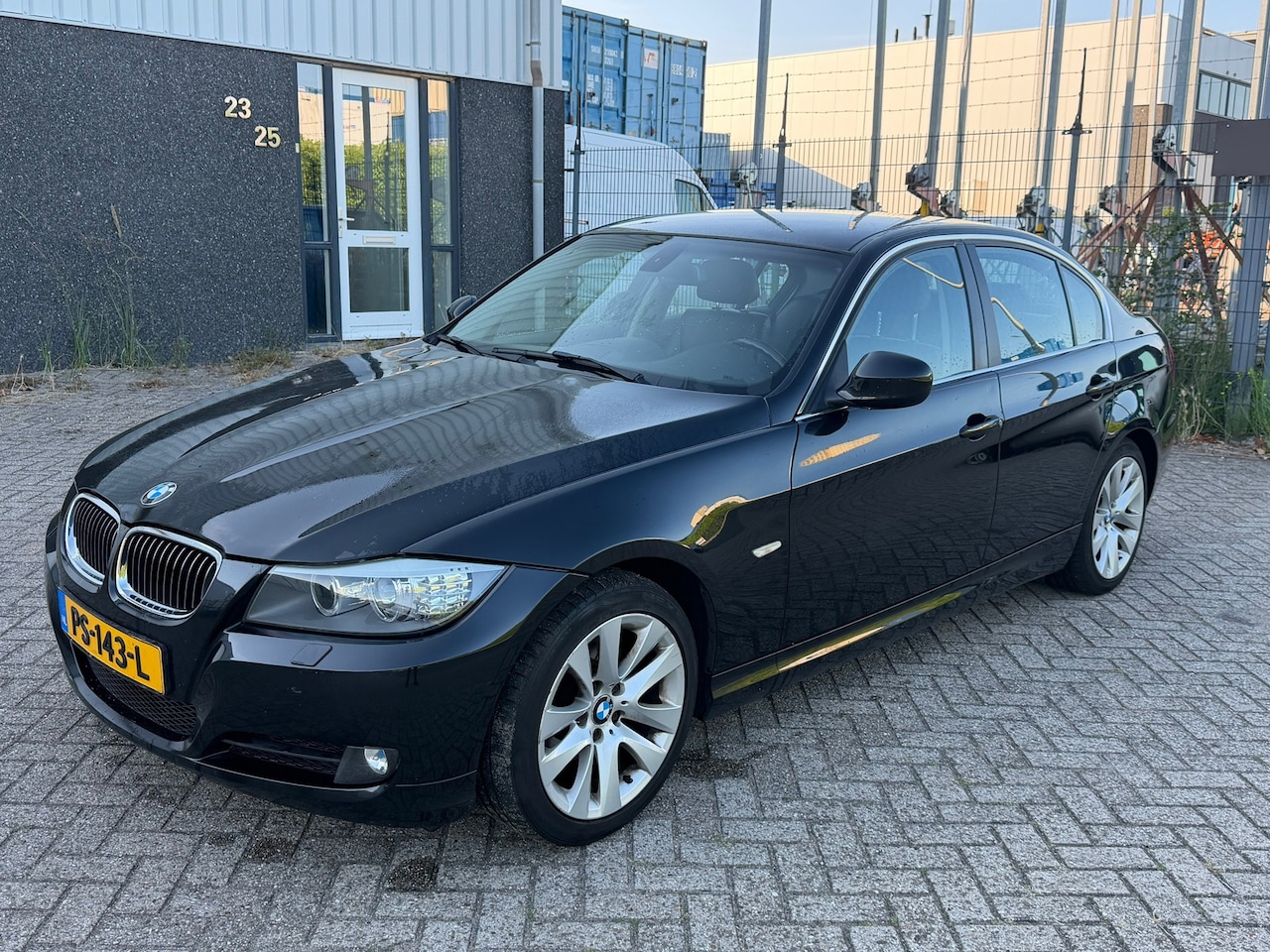 BMW 3-serie - 320i Business Line M Sport 320i Business Line M Sport - AutoWereld.nl