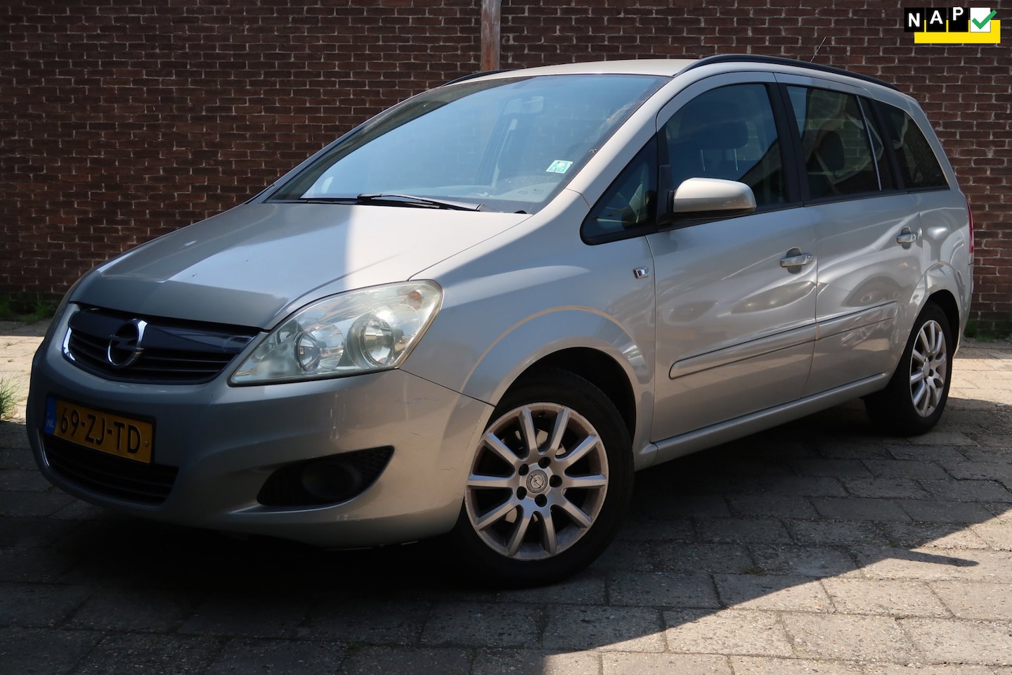 Opel Zafira - 1.6 Temptation *Rijklaarprijs *2e eigenaar *7persoons - AutoWereld.nl
