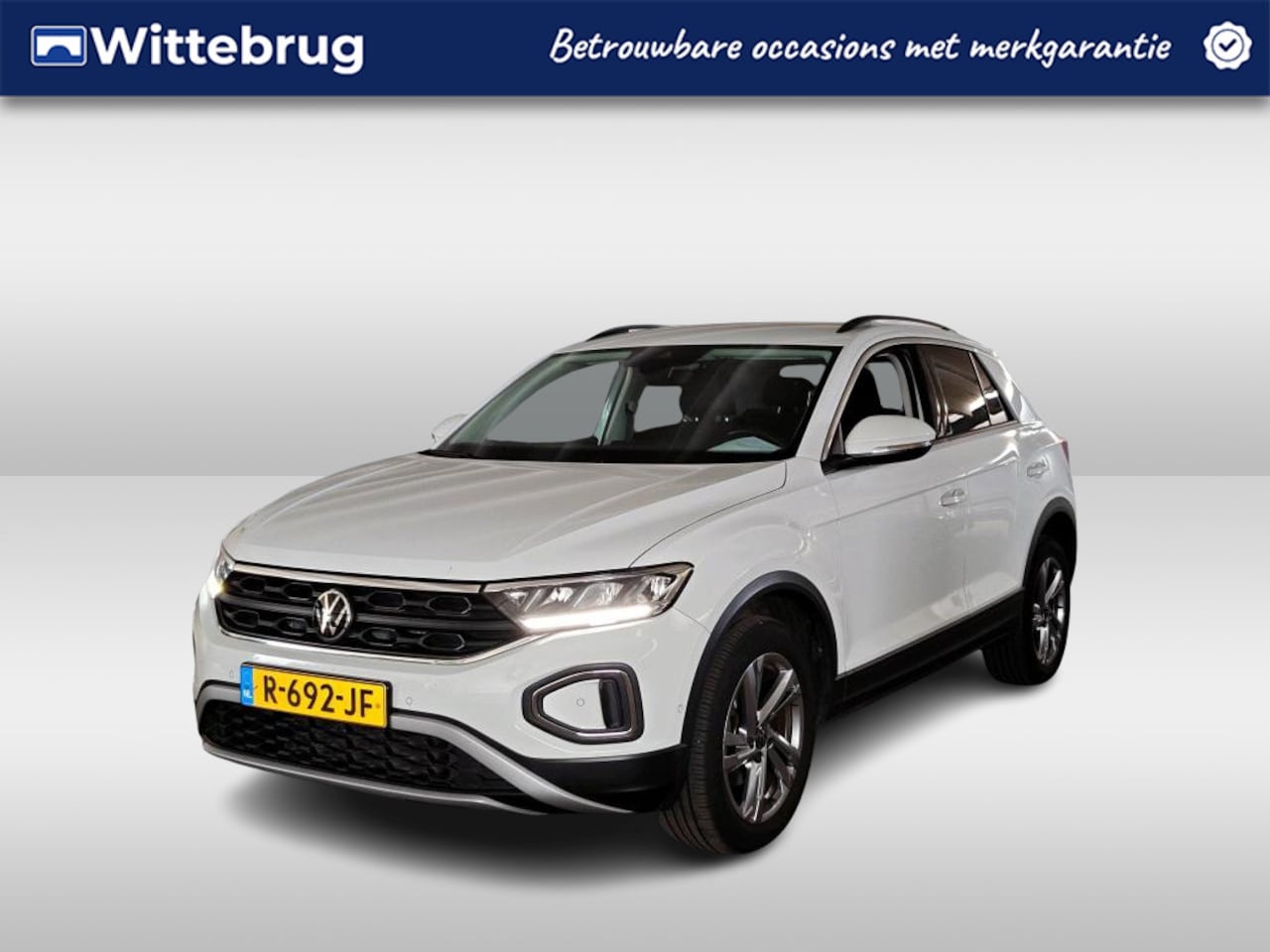 Volkswagen T-Roc - 1.0 TSI 110pk Life 75 Edition / Virtual cockpit / App. Connect / Achteruitrij camera / 16' - AutoWereld.nl